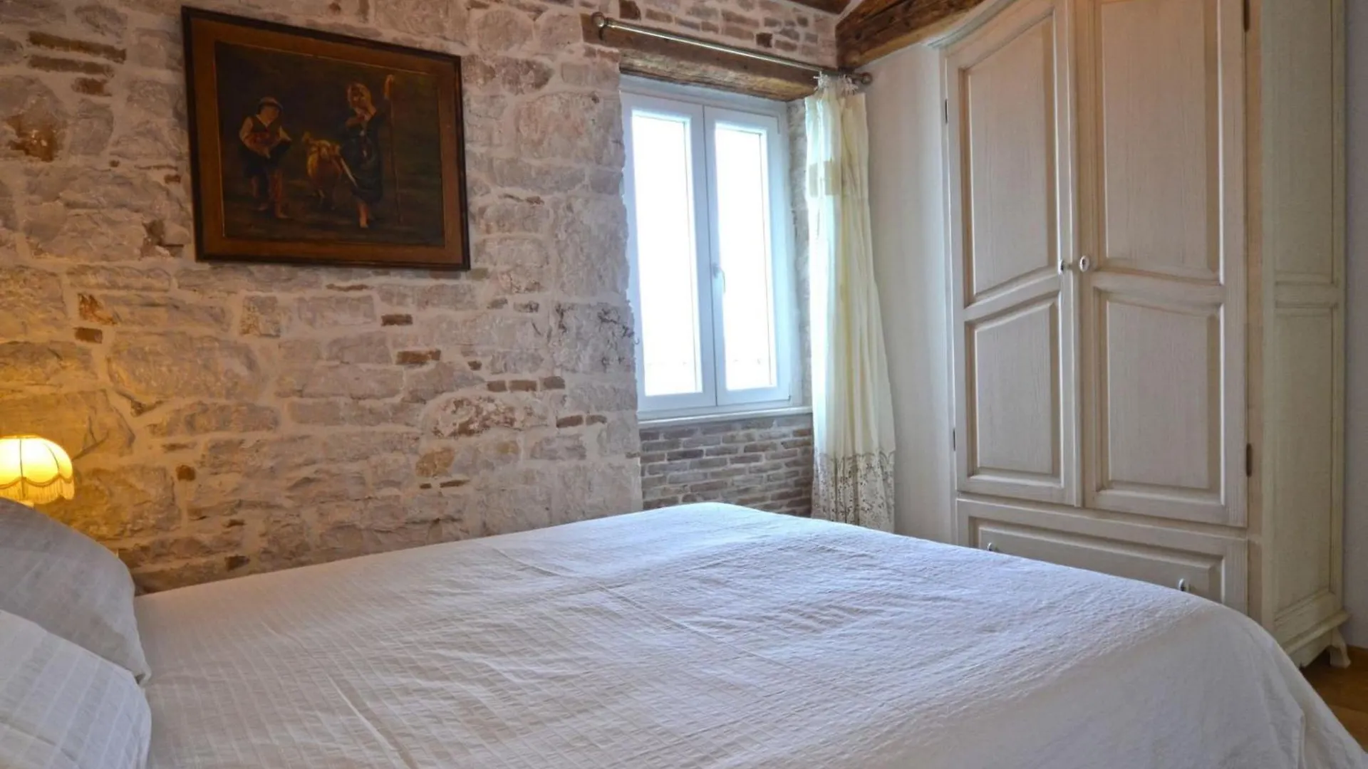 Serene Sea View Rovinj Apartment - Two Bedroom Apartment With Sea View クロアチア