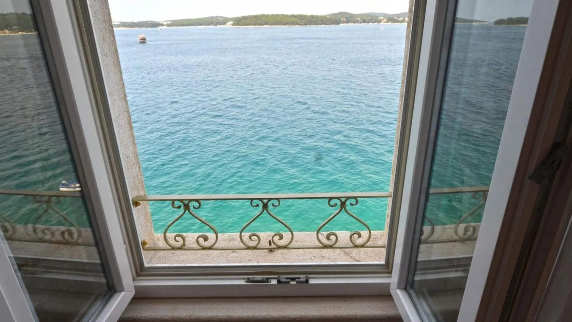 Serene Sea View Rovinj Apartment - Two Bedroom Apartment With Sea View